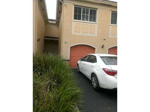 2581 CENTERGATE DR # 204, Hollywood, FL 33025