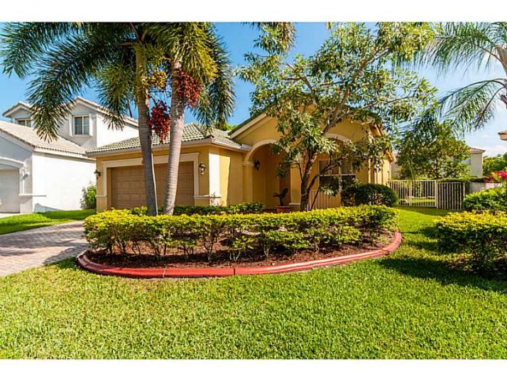 4445 SAGO CR, Fort Lauderdale, FL 33331