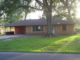 8665 Sharon Hills Blvd, Baton Rouge, LA 70811