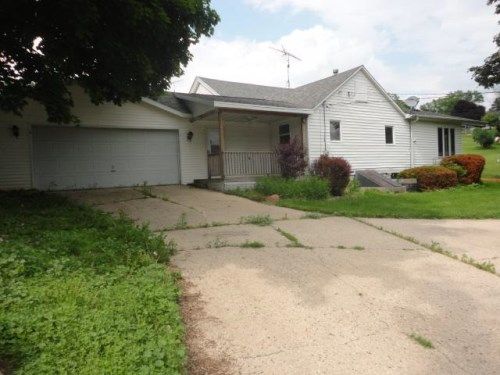 W 3352 Front St, Markesan, WI 53946