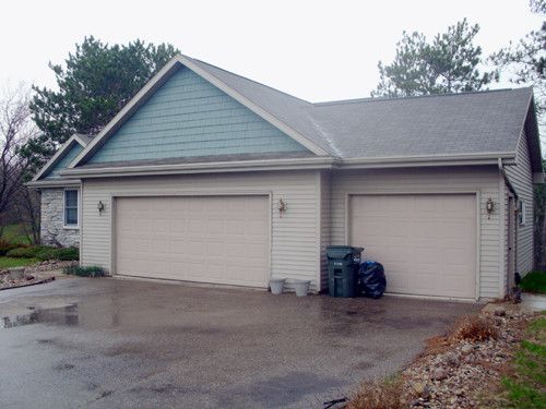 811 Sunridge Dr, Waupaca, WI 54981