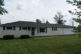 4909 E Woodlawn Ave, Muncie, IN 47303