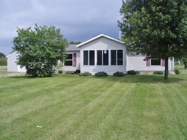 13475 Kane Rd, Plainwell, MI 49080