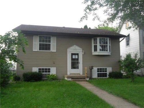 1716 South St, Burlington, IA 52601