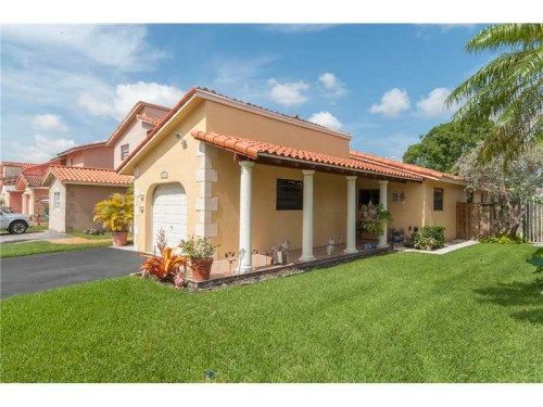 20166 W OAKMONT CR, Hialeah, FL 33015