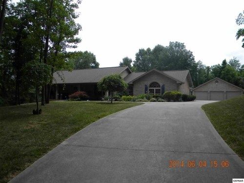 3813 Hickory Lane, Kodak, TN 37764