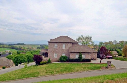 405 Summerhill Drive, Kodak, TN 37764