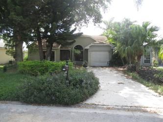 9013 Carma Dr, Boynton Beach, FL 33437