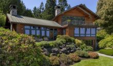 9284 Ferncliff Ave NE Bainbridge Island, WA 98110