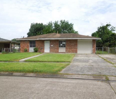 920 W Krueger Lane, Westwego, LA 70094