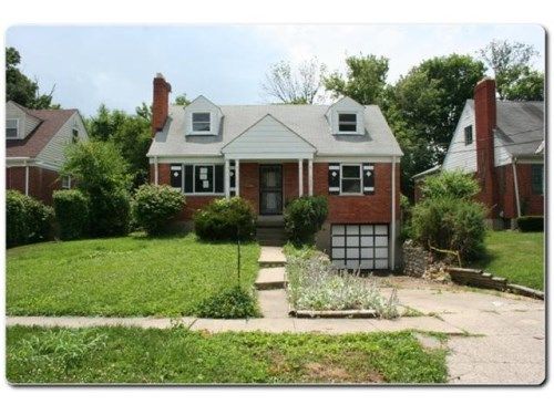 3929 N Fordham Pl, Cincinnati, OH 45213