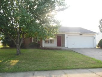 33 S Deer Creek Dr, Amelia, OH 45102