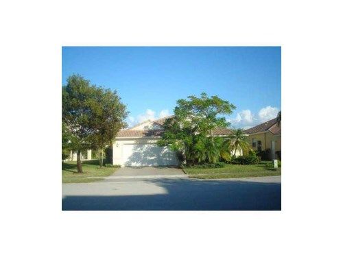 1521 SW 193 AV, Hollywood, FL 33029