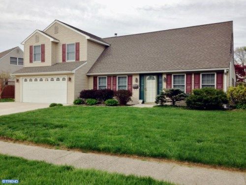 136 TWIN OAK DR, Levittown, PA 19056