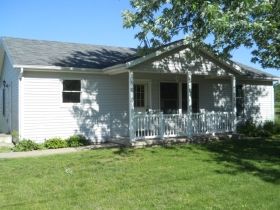 108 Maple Ln, Wakarusa, IN 46573