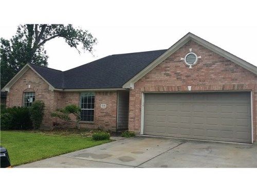 1016 Mockingbird Ln, Clute, TX 77531