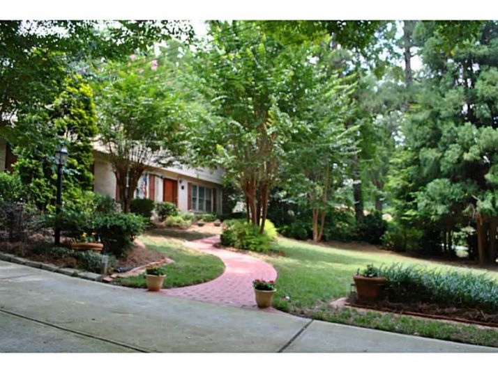 2534 Lake Flair Circle Ne, Atlanta, GA 30345