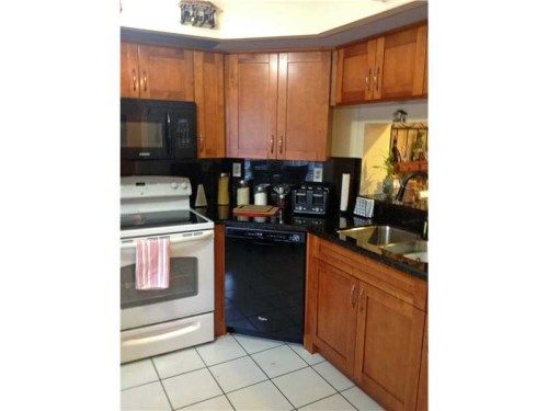 8859 SW 131 CT # 203, Miami, FL 33186