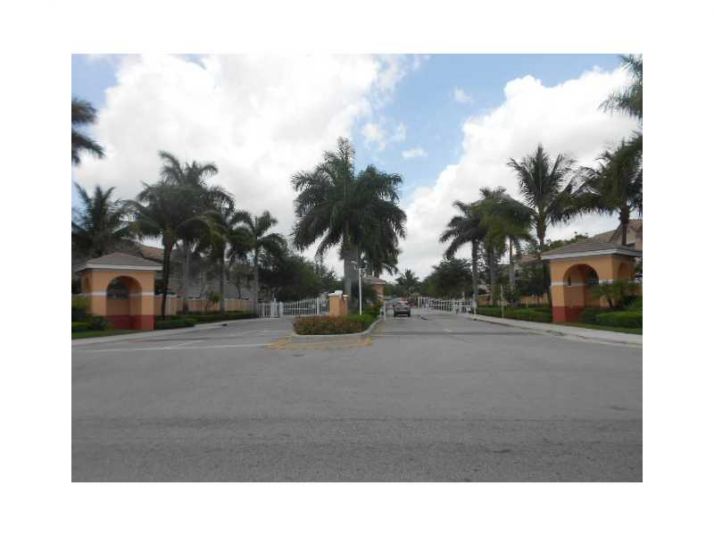 8657 SW 22 CT # 0, Hollywood, FL 33025