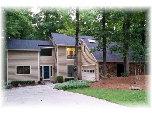 875 Lake Overlook, Roswell, GA 30076