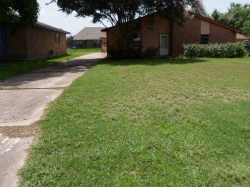 1222 Northview Dr, Angleton, TX 77515