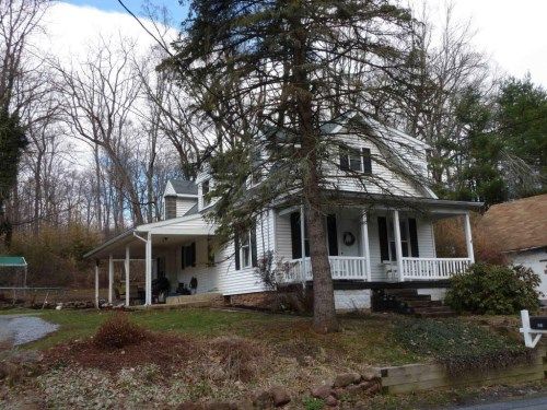 602 HOLTZMAN ROAD, Reinholds, PA 17569