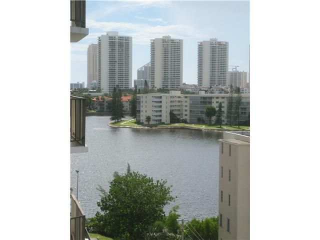 18021 BISCAYNE BL # 803-2, North Miami Beach, FL 33160