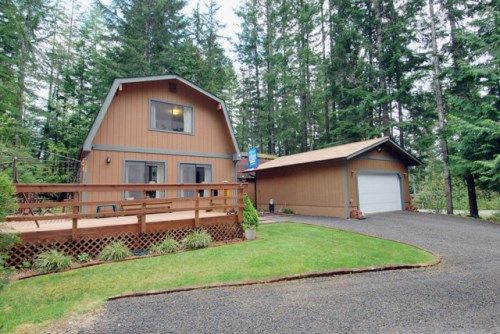 101 N Deer Lane E, Hoodsport, WA 98548