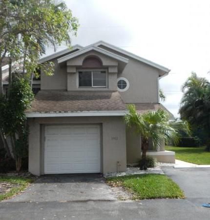 1912 Discovery Cir East, Deerfield Beach, FL 33442