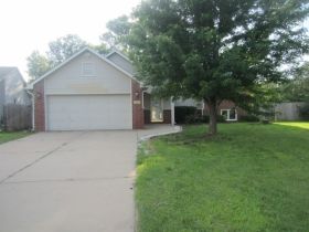 1205 S Goebel St, Wichita, KS 67207