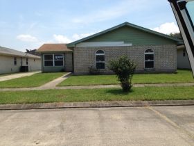 9777 W Rockton Cir, New Orleans, LA 70127