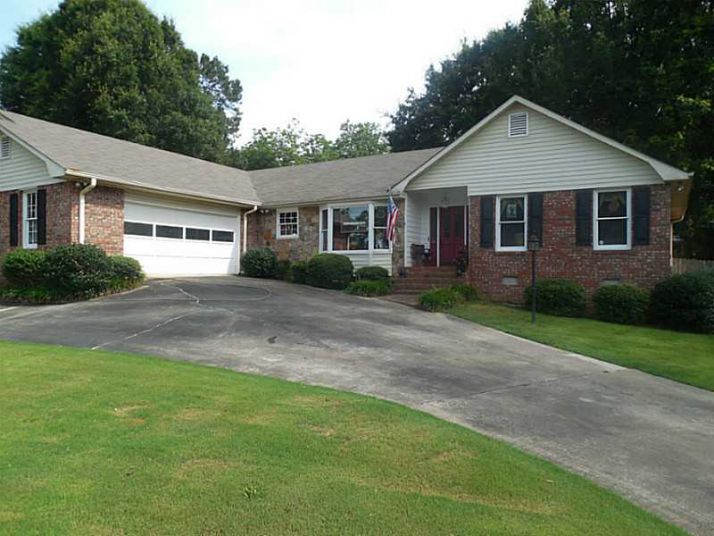 33 Bobwhite Trail, Cartersville, GA 30120