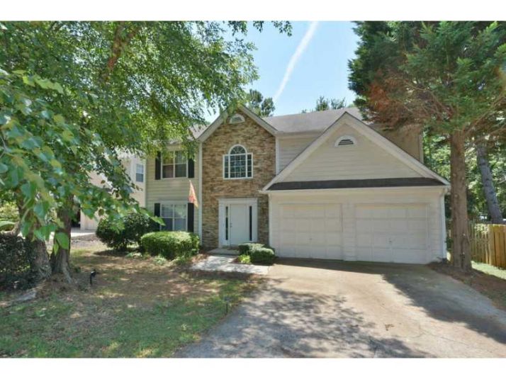 1015 Hidden Pond Lane, Roswell, GA 30075