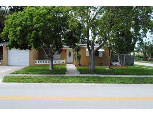 6601 NW 2ND ST, Pompano Beach, FL 33063