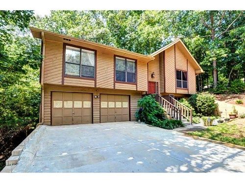 9885 Lake Forest Way, Roswell, GA 30076