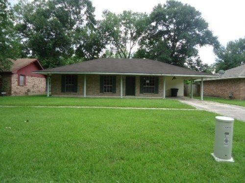 11814 Tams Dr, Baton Rouge, LA 70815