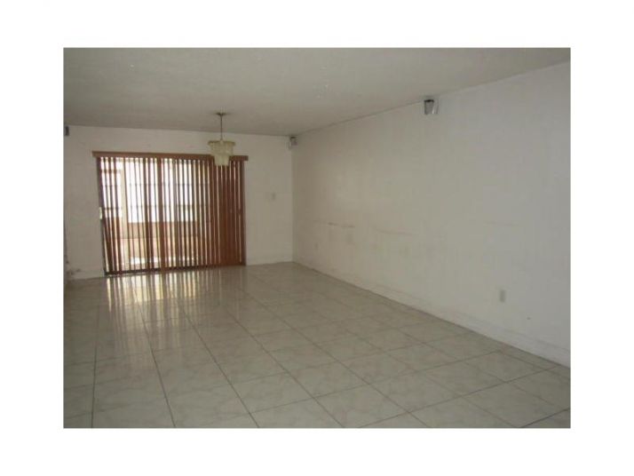 240 W 68 ST # 106, Hialeah, FL 33014