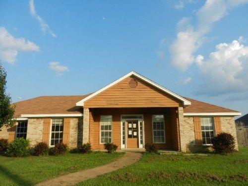 642 Post Oak Place, Pearl, MS 39208