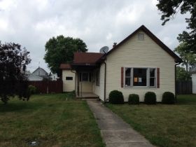 858 Leopold St, Huntington, IN 46750