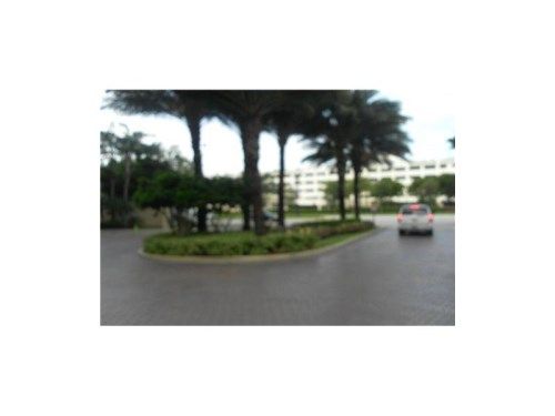 19501 W COUNTRY CLUB DR # 1202, Miami, FL 33180