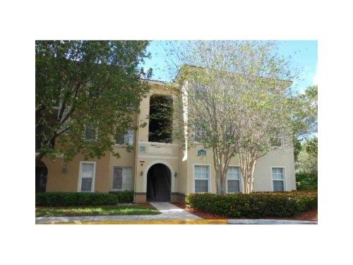 2582 CENTERGATE DR # 206, Hollywood, FL 33025