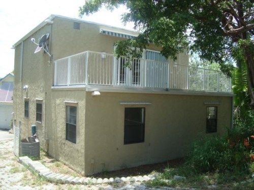 831 N A St, Lake Worth, FL 33460