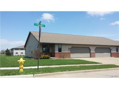 1052 W Florida Ave, Little Chute, WI 54140