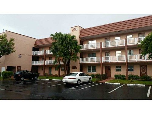 9601 SUNRISE LAKES BL # 107, Fort Lauderdale, FL 33322