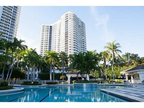 21200 38 AV # 2504, Miami, FL 33180