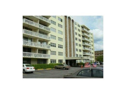 401 NE 14 AV # 303, Hallandale, FL 33009