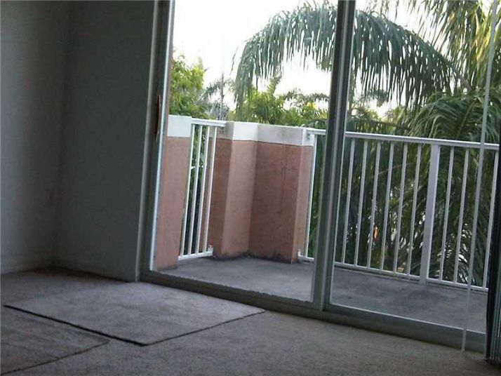 11165 SW 6TH ST # 302, Hollywood, FL 33025