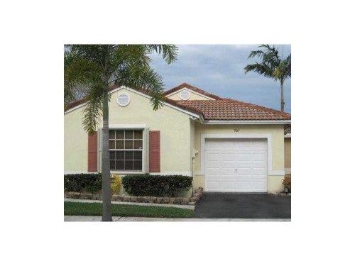 926 SW 180 TE, Hollywood, FL 33029