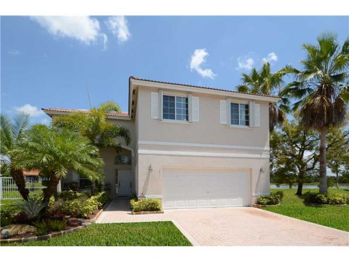 391 SW 190 AV, Hollywood, FL 33029