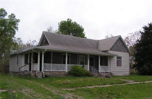 950 E Main St, Breckenridge, MO 64625